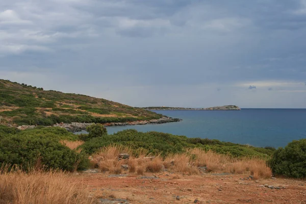 2008 赫索尼索斯 克里特 有山脉和海岸的海景 欧洲各地旅行 — 图库照片