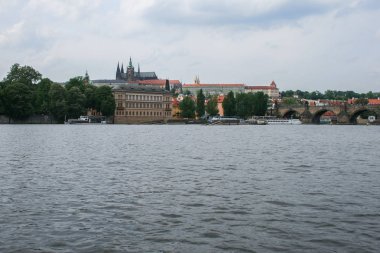 2009.05.09, Prag, Çek dili Panoramik Prag şehir ve nehir. Avrupa'da seyahat. Prag'da tatil.
