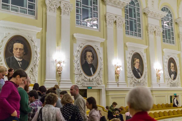 2019 莫斯科 俄罗斯 莫斯科音乐学院墙上的古典作曲家的肖像 莫斯科音乐学院内部 — 图库照片