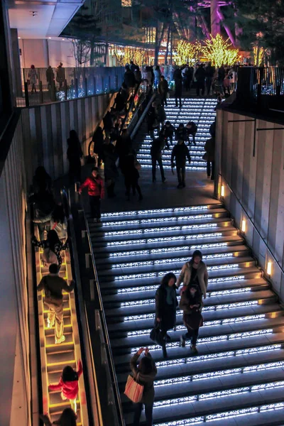 2013 ロシア ショッピング センターの階段の照明の人々 — ストック写真