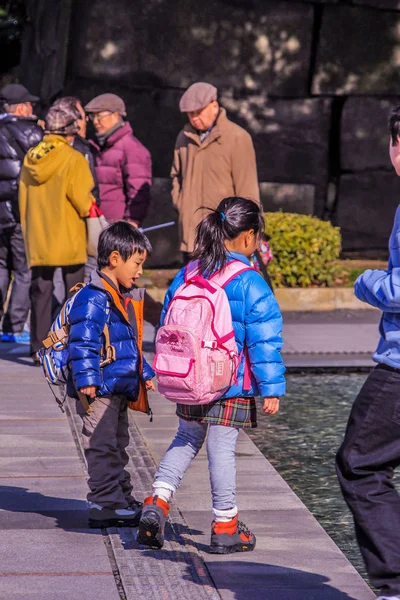 2013 Tokyo Japonia Miejscowi Ludzie Tokio Podczas Wakacji Gród Miasta — Zdjęcie stockowe