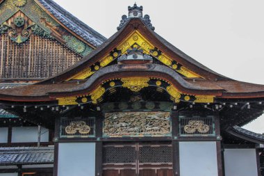 2013.01.04, Kyoto, Japonya. Ninomaru Palace faade dekoratif unsurları. Japonya'nın antik mimari.