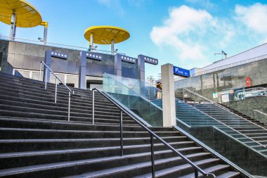 2013.01.04, Kyoto, Japonya. Kyoto istasyonu, gözlem güverte nerede en üst katında merdivenlere.