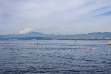 Fuji Dağı üzerinde defne görünümü.