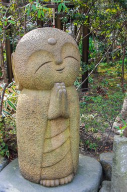 2013.01.06, Kamakura, Japonya. Buda Kamakura park heykeller. Japonya'nın dini sembolleri. 