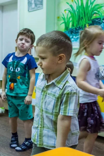 2019 Moscou Russie Enfants Jouant Des Jeux Actifs Maternelle Groupe — Photo