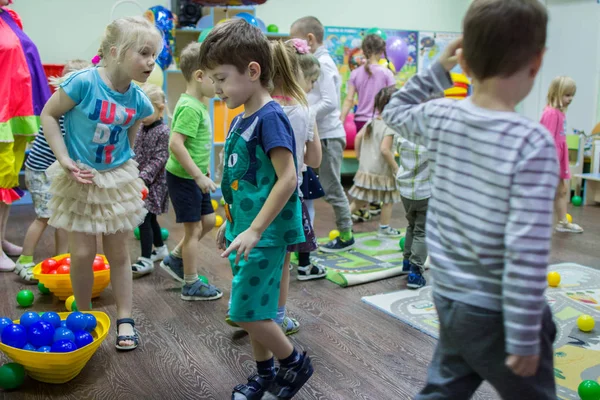 2019 Moscow Russia Children Playing Active Games Kindergarten Group Funny — Stock Photo, Image