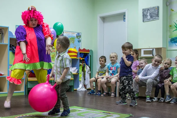 2019 Moskva Rusko Děti Hrají Aktivní Hru Školce Skupina Zábavného — Stock fotografie