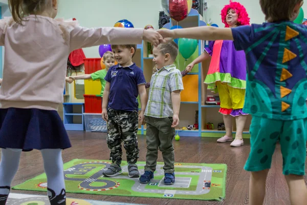 2019Moskau Russland Kinder Beim Reigen Kindergarten Unterhaltung Russischer Kinder Bei — Stockfoto