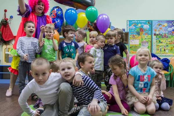 2019 Москва Россия Развлечения Русских Детей Дне Рождения Портрет Группы — стоковое фото