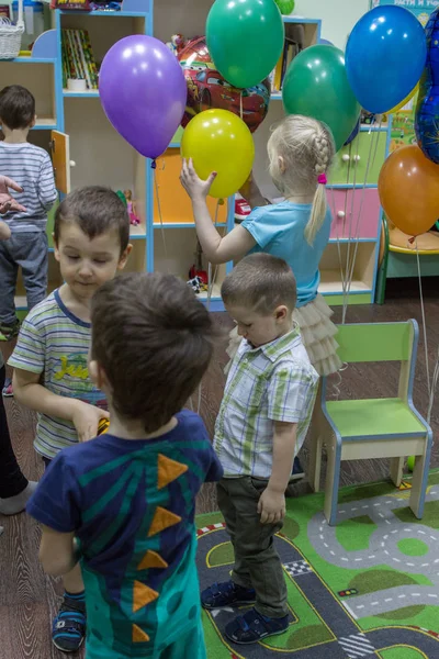 2019 Moscou Russie Les Enfants Rentrent Chez Eux Des Enfants — Photo