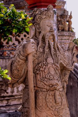 2011.04.30, Bangkok, Tayland. Wat Arun'un mavi gökyüzünün arka planı üzerindeki yapısı. Şafak Tapınağı. Bangkok Turistik Yerler.