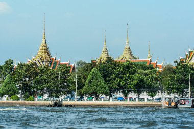 2011.04.30, Bangkok, Tayland. Bir Wat nehir görünümü - Budist tapınaklar ve diğer binaların bir tür. Asya'da seyahat.
