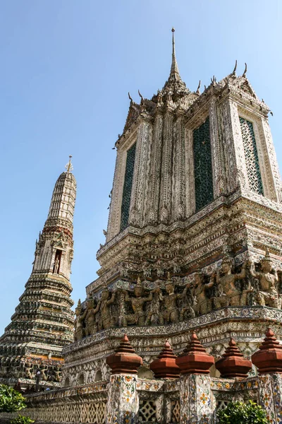 2011 Bangkok Tailandia Arquitectura Wat Arun Sobre Fondo Cielo Azul — Foto de Stock