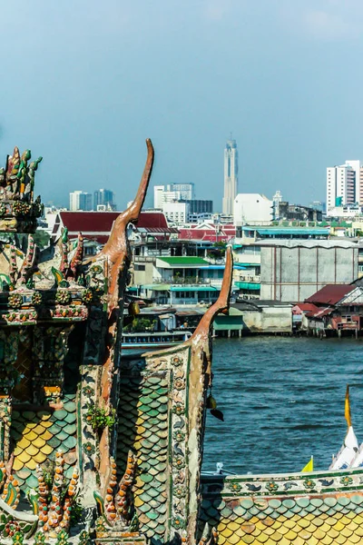 2011 Bangkok Thailand Blick Auf Den Fluss Auf Ein Wat — Stockfoto