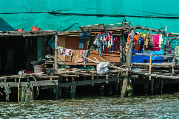 2011 曼谷最穷建筑的河景 环游亚洲 — 图库照片
