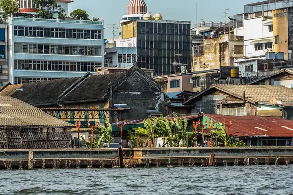 2011 曼谷建筑的河景 环游亚洲 — 图库照片