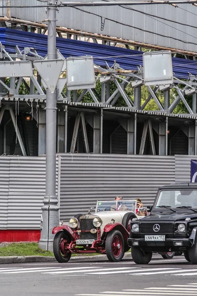 2010 Moskva Rusko Přehlídka Retro Aut Moskevské Ulici Ročník Automobilů — Stock fotografie