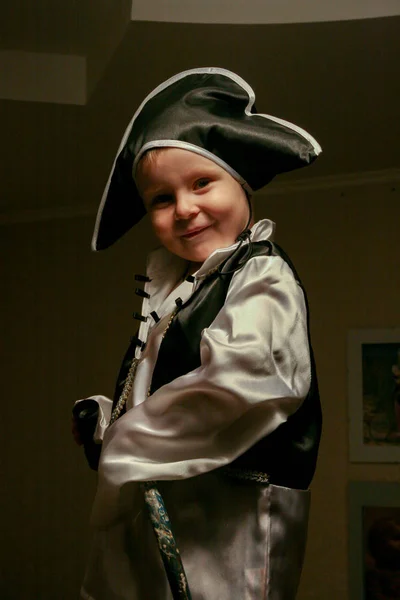 2010 Maloyaroslavets Russia Little Boy Wearing Pirate Costume Holds Spyglass — Stock Photo, Image