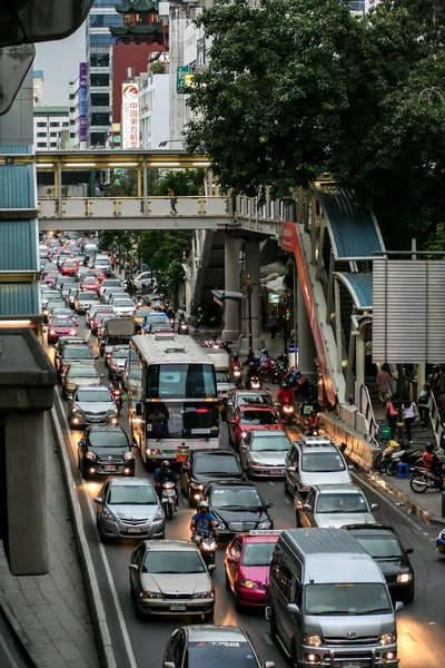 2011 Bangkok Thaïlande Trafic Automobile Dans Rue Ville Marcher Autour — Photo