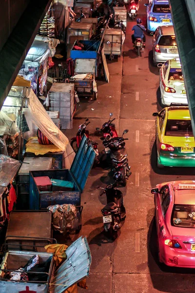 2011 Bangkok Tailandia Tráfico Coches Calle Nocturna Ciudad Bangkok Nunca —  Fotos de Stock