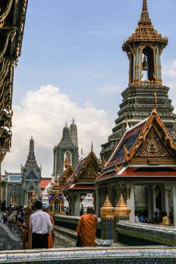 2011.05.16, Bangkok, Tayland. Turistler Büyük Saray 'ın etrafında dolaşıyorlar. Asya 'nın antik mimarisi. Bangkok manzarası. 