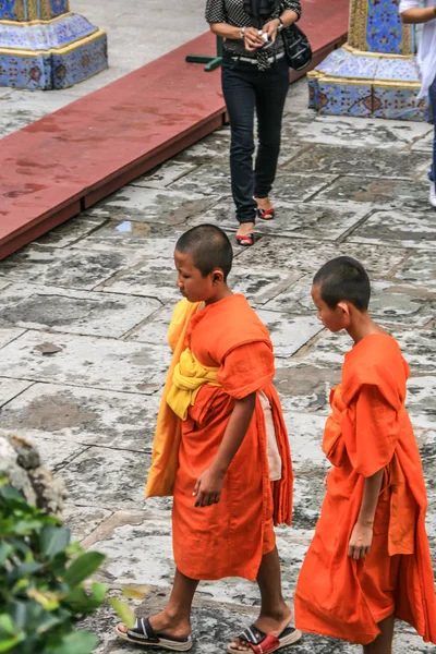 2011 Bangkok Tayland Grand Palace Topraklarında Dolaşan Turistler Gibi Genç — Stok fotoğraf