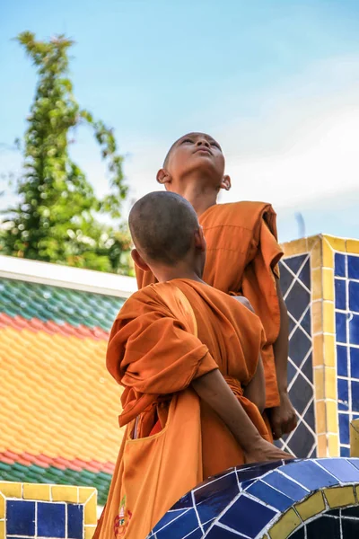 2011 Bangkok Thailand Buddhistiska Barn Som Besöker Sevärdheterna Resa Runt — Stockfoto