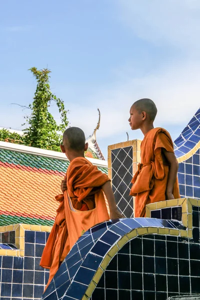 2011 Bangkok Thailand Buddhistiska Barn Som Besöker Sevärdheterna Resa Runt — Stockfoto