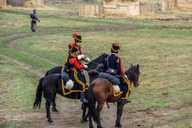 21.10.2012, Maloyaroslavets, Rusya. Fransız ve Rus orduları arasındaki 1812 savaşının yeniden inşası büyük bir hevesle yapılıyor.. 
