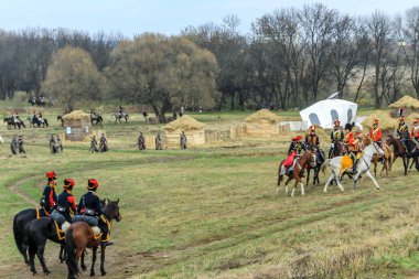 21.10.2012, Maloyaroslavets, Rusya. Fransız ve Rus orduları arasındaki 1812 savaşının yeniden inşası büyük bir hevesle yapılıyor.. 