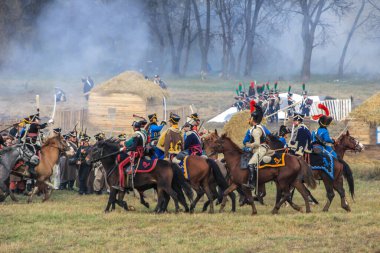 21.10.2012, Maloyaroslavets, Rusya. Fransız ve Rus orduları arasındaki 1812 savaşının yeniden inşası büyük bir hevesle yapılıyor.. 