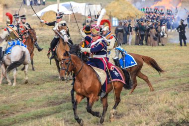 21.10.2012, Maloyaroslavets, Rusya. Fransız ve Rus orduları arasındaki 1812 savaşının yeniden inşası büyük bir hevesle yapılıyor..  