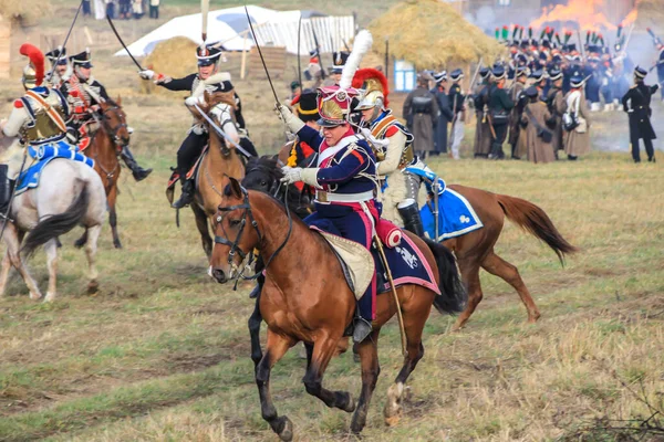 21.10.2012, Maloyaroslavets, Rusya. Fransız ve Rus orduları arasındaki 1812 savaşının yeniden inşası büyük bir hevesle yapılıyor..  