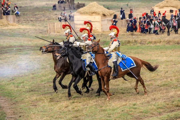 2012 Maloyaroslavets ロシア 指揮官 の一団がナポレオン軍の形で歩兵の前に立っています — ストック写真