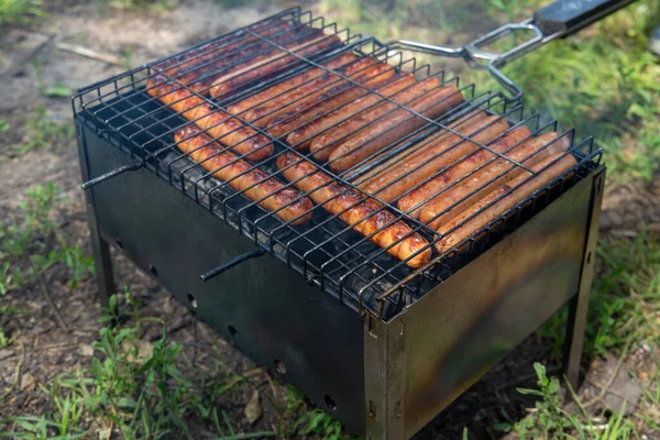 Grillwürste Aus Nächster Nähe Abendessen Der Natur — Stockfoto