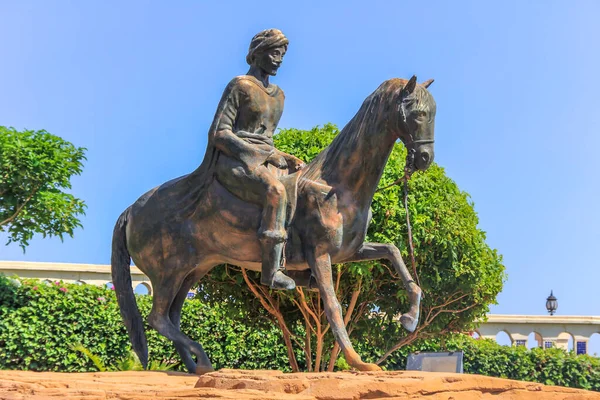 2012 Hurghada Égypte Sculpture Cavalier Cheval Sur Place Devant Hôtel — Photo