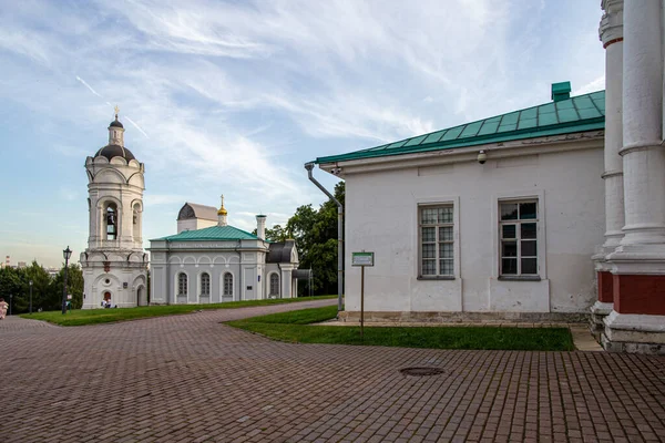 2020 モスクワ ロシア モスクワの歴史的観光スポット 聖ジョージ教会コロマンスコエの勝利と鐘楼 — ストック写真
