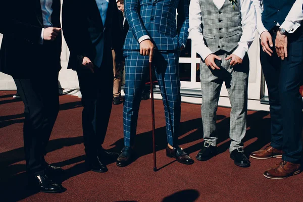Stilvolle Männer Luxuriösen Anzügen — Stockfoto