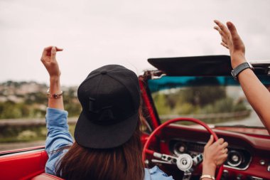 Retro araba ralli. Fransız Rivierası. Güzel - Cannes - Saint-Tropez.