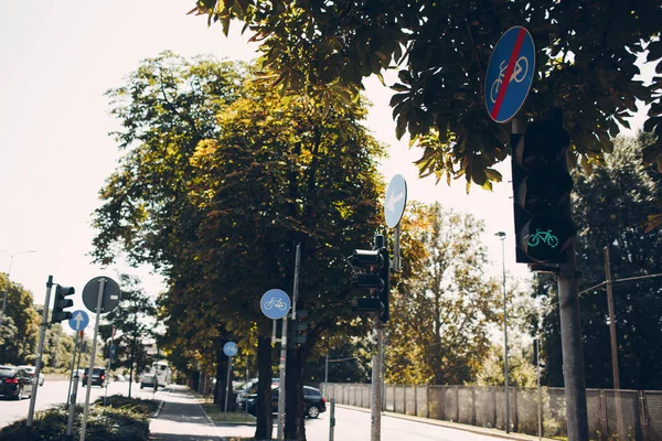 Schilder Radwegen Und Ampeln — Stockfoto