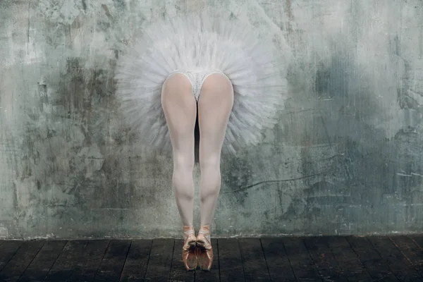 Patas Bailarina Hermosa Bailarina Ballet Mujer Zapatos Punta Vestida Blanco — Foto de Stock