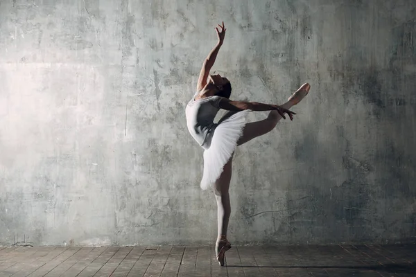Ballerina Vrouw Mooie Jongedame Balletdanser Gekleed Professionele Outfit Pointe Schoenen — Stockfoto