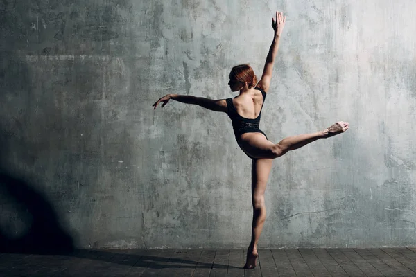 Ballerine Féminine Jeune Belle Danseuse Ballet Femme Habillée Tenue Professionnelle — Photo