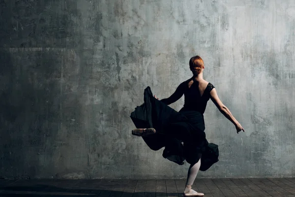 Ballerina Vrouw Mooie Jongedame Balletdanser Gekleed Professionele Outfit Pointe Schoenen — Stockfoto