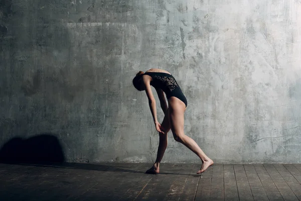 Ballerina Vrouw Mooie Jongedame Balletdanser Gekleed Professionele Outfit Pointe Schoenen — Stockfoto