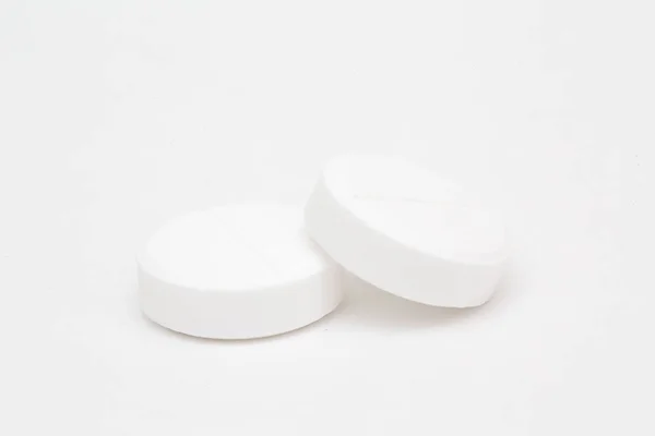 Pilules Blanches Closeup Isolé Sur Fond Blanc — Photo