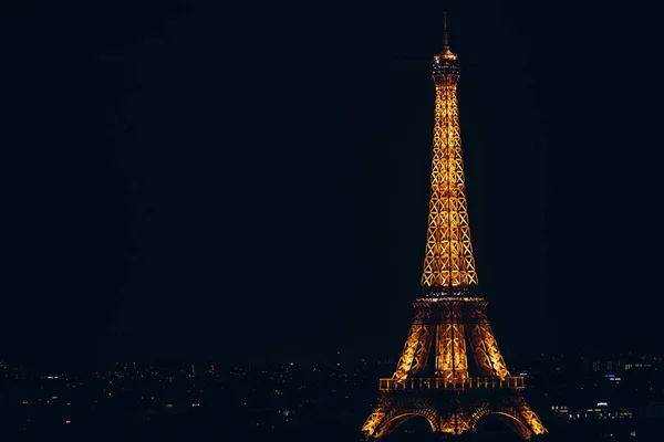 埃菲尔铁塔从凯旋门的夜景 — 图库照片