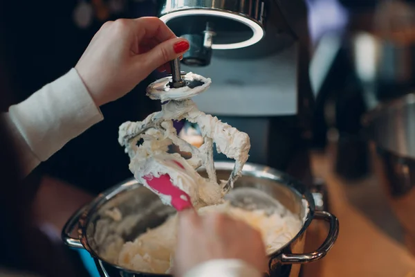 Making ice cream in a blender