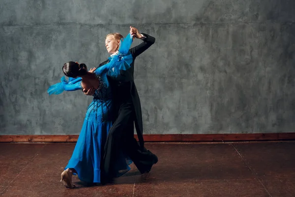 Gesellschaftstanz Junge Paar Standardtänzer Lateinamerikanischer Tanz Und Tänzer — Stockfoto